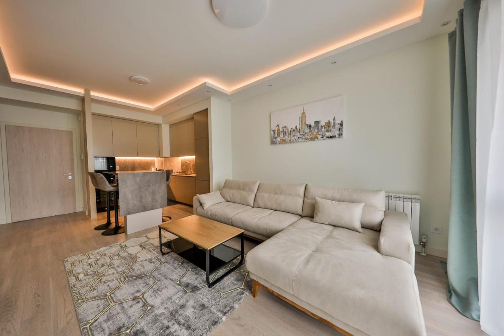 Waterfront Apartment *