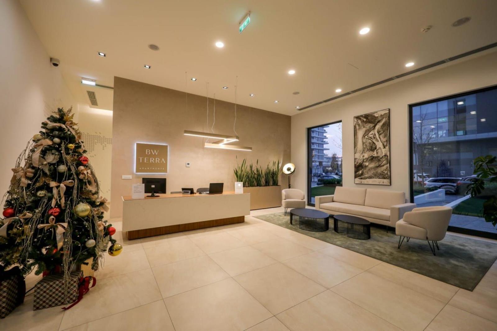Waterfront Apartment *